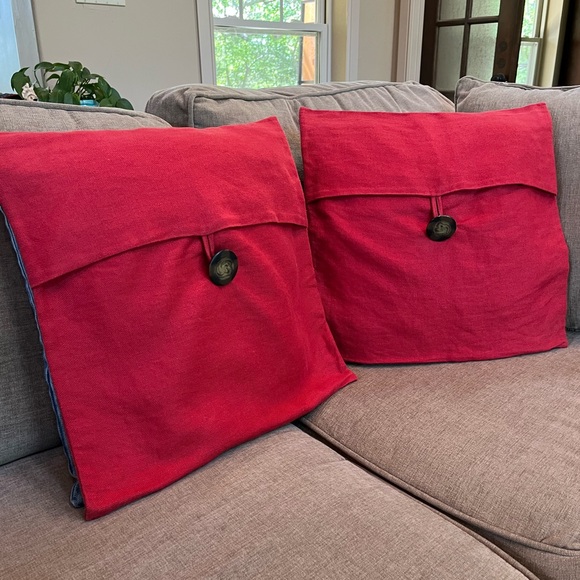 Pottery Barn Big Button Pillow Covers Red 18" 100% Linen Set of (2) NWOT - Picture 1 of 10